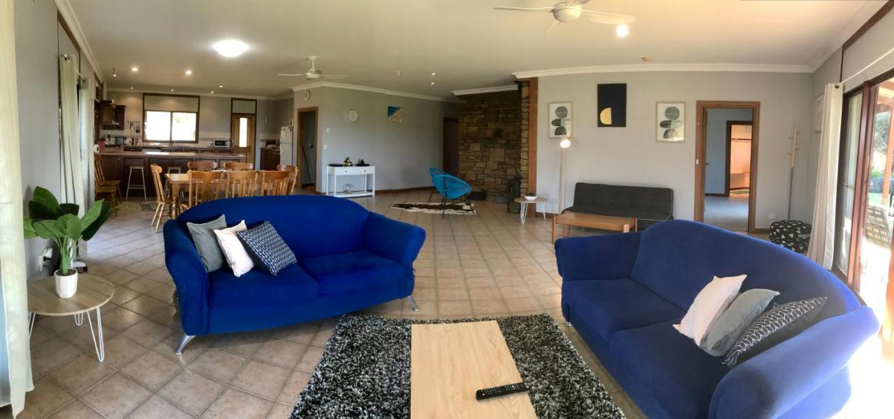Bee'S Place - 3 Bedroom Home On 10 Acres Of Land With Distant Ocean Views Emu Bay Exterior foto