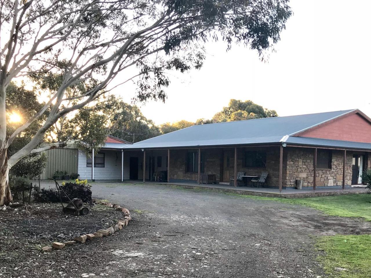 Bee'S Place - 3 Bedroom Home On 10 Acres Of Land With Distant Ocean Views Emu Bay Exterior foto