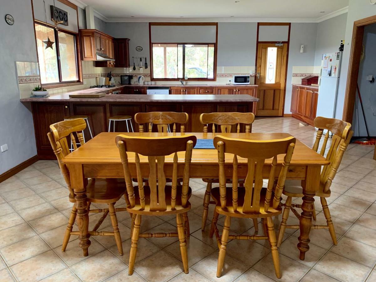 Bee'S Place - 3 Bedroom Home On 10 Acres Of Land With Distant Ocean Views Emu Bay Exterior foto